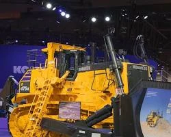 Komatsu D475A-8 bulldozar